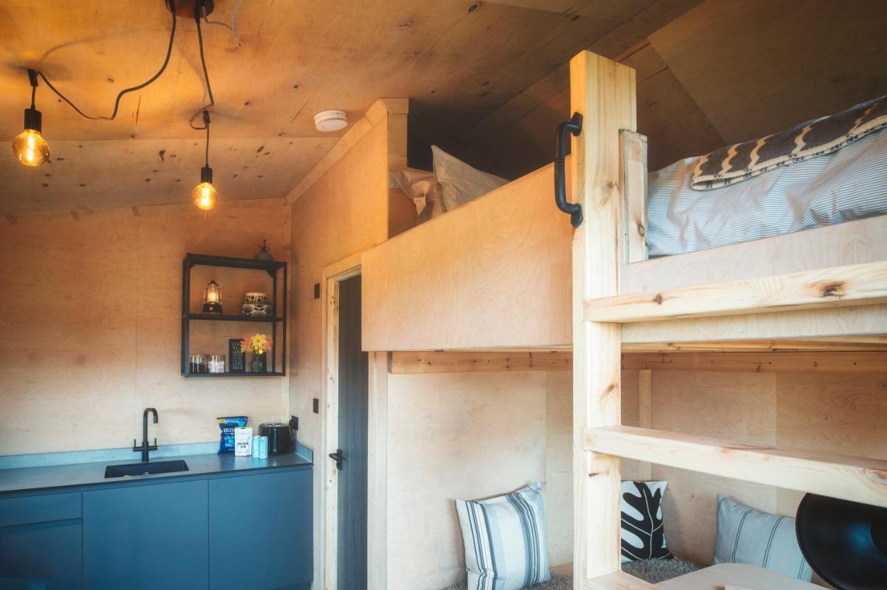 Luxury Glamping Cabin With Outdoor Bath On Cornish Flower Farm Truro Ngoại thất bức ảnh
