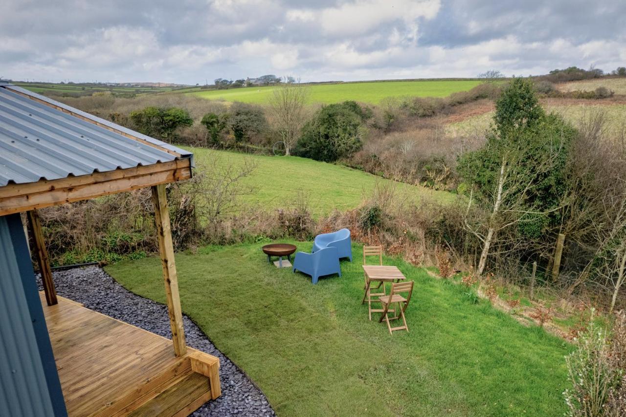 Luxury Glamping Cabin With Outdoor Bath On Cornish Flower Farm Truro Ngoại thất bức ảnh