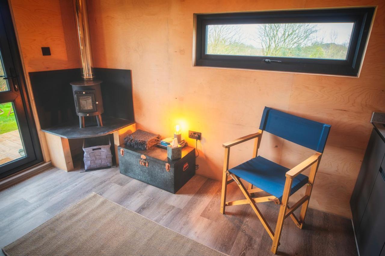 Luxury Glamping Cabin With Outdoor Bath On Cornish Flower Farm Truro Ngoại thất bức ảnh