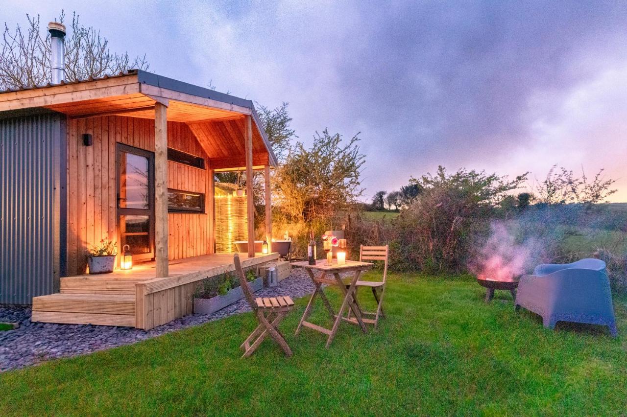 Luxury Glamping Cabin With Outdoor Bath On Cornish Flower Farm Truro Ngoại thất bức ảnh
