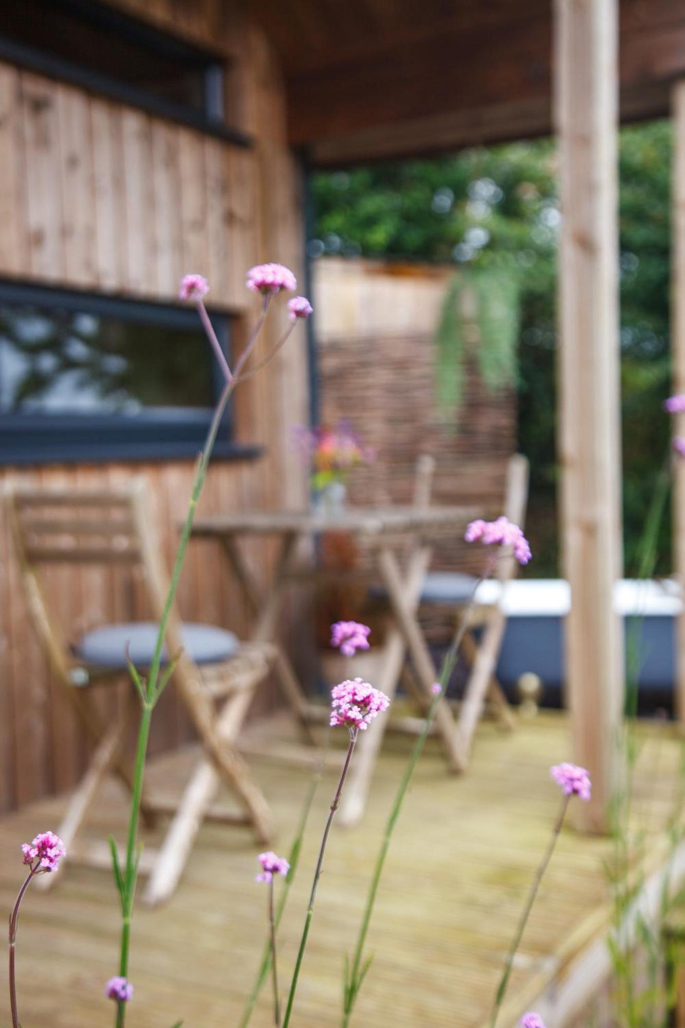 Luxury Glamping Cabin With Outdoor Bath On Cornish Flower Farm Truro Ngoại thất bức ảnh