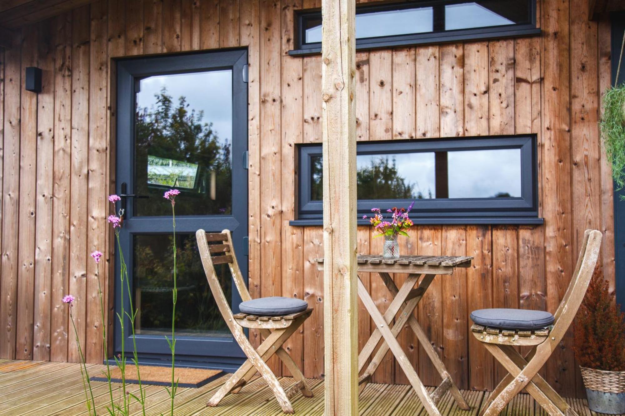 Luxury Glamping Cabin With Outdoor Bath On Cornish Flower Farm Truro Ngoại thất bức ảnh