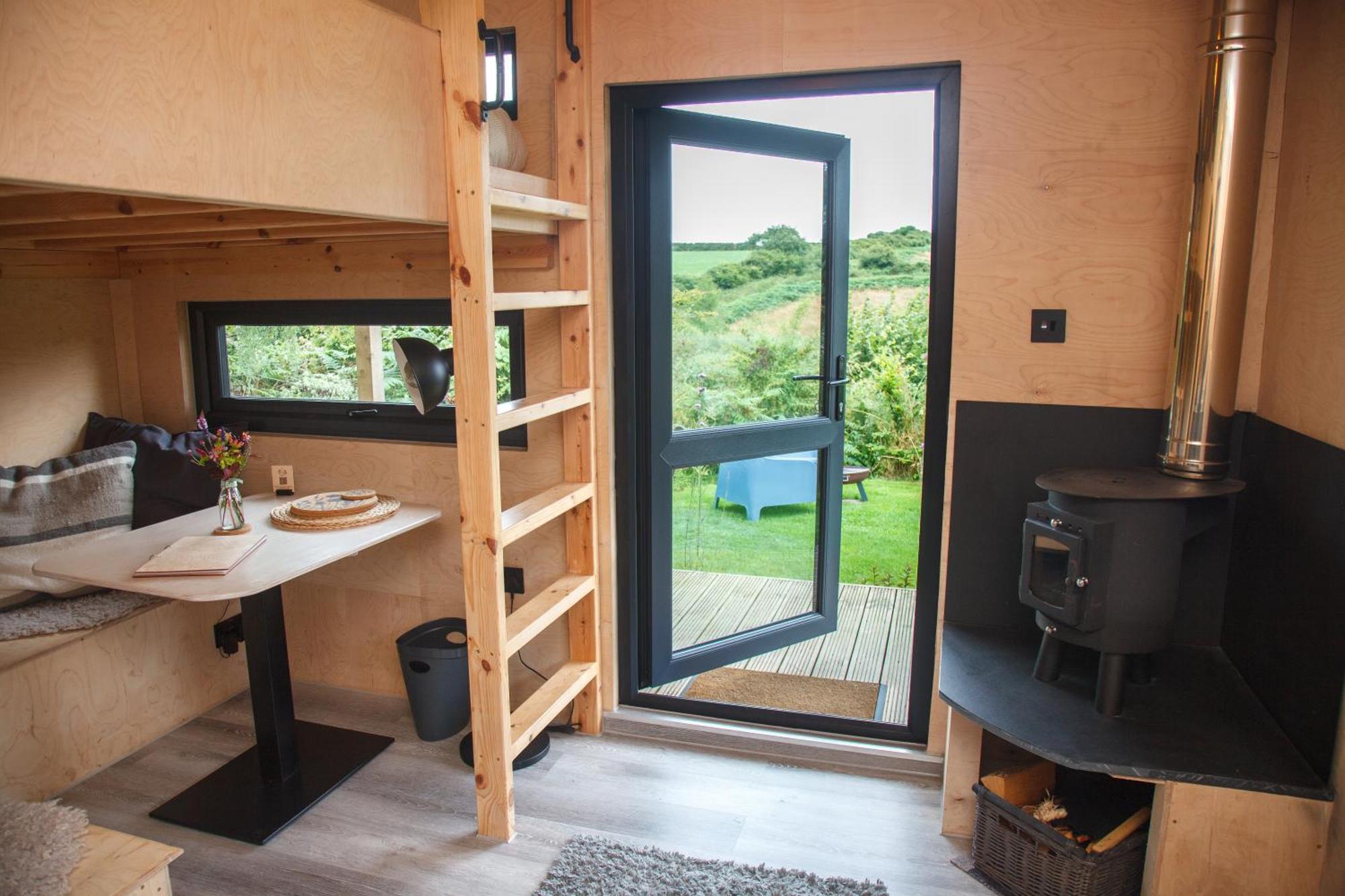 Luxury Glamping Cabin With Outdoor Bath On Cornish Flower Farm Truro Ngoại thất bức ảnh