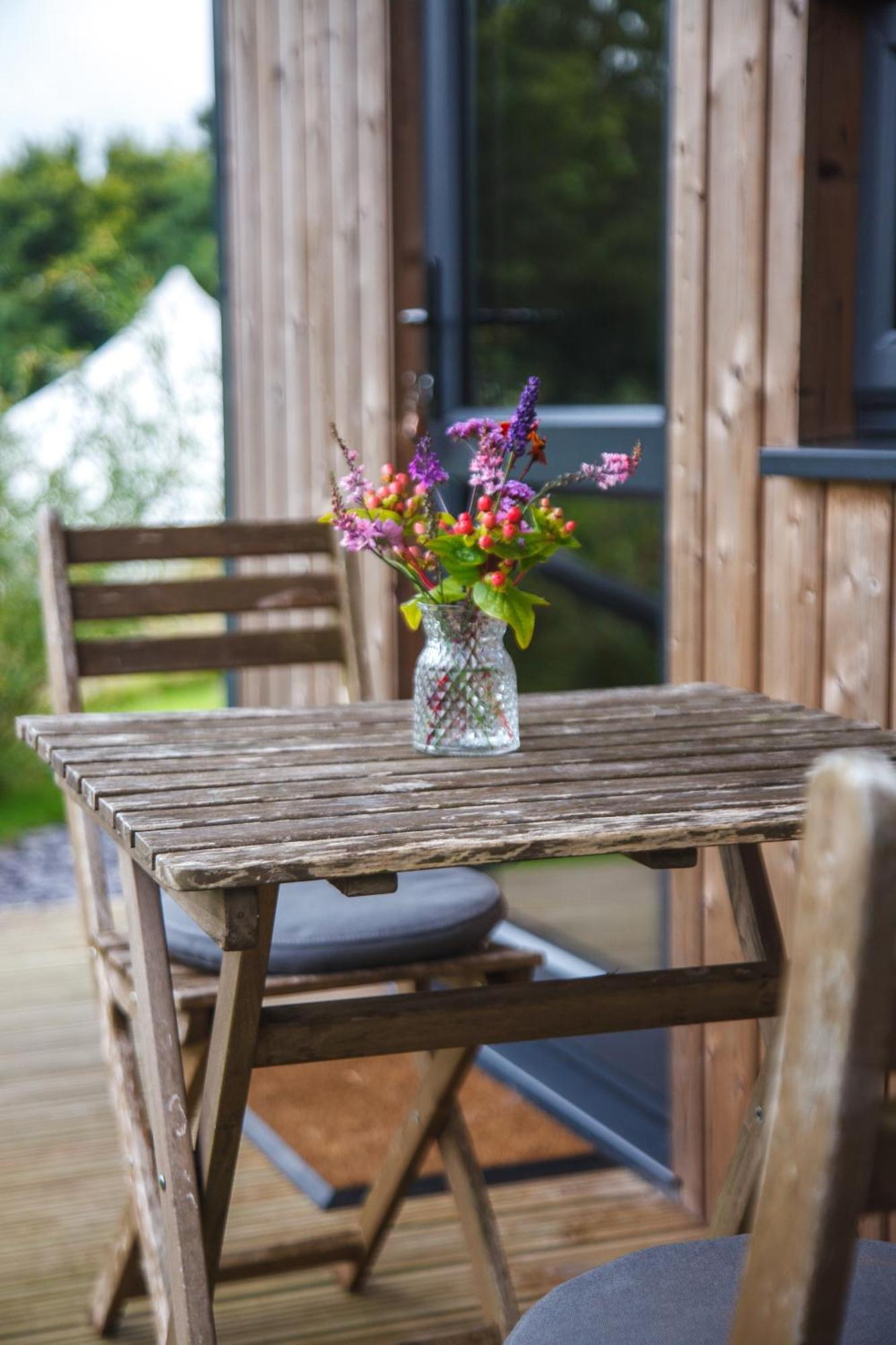 Luxury Glamping Cabin With Outdoor Bath On Cornish Flower Farm Truro Ngoại thất bức ảnh